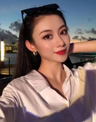 伍珂玥MP3/FLAC歌曲《最爱(Live版)》